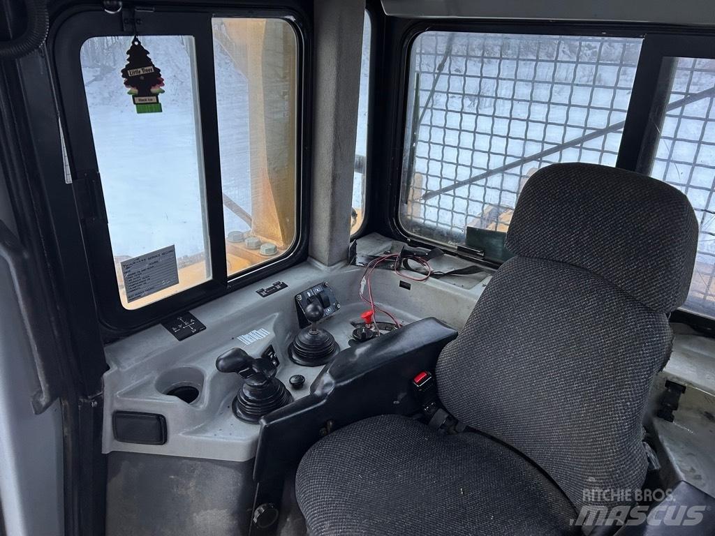 CAT D 8 R Pásové dozéry