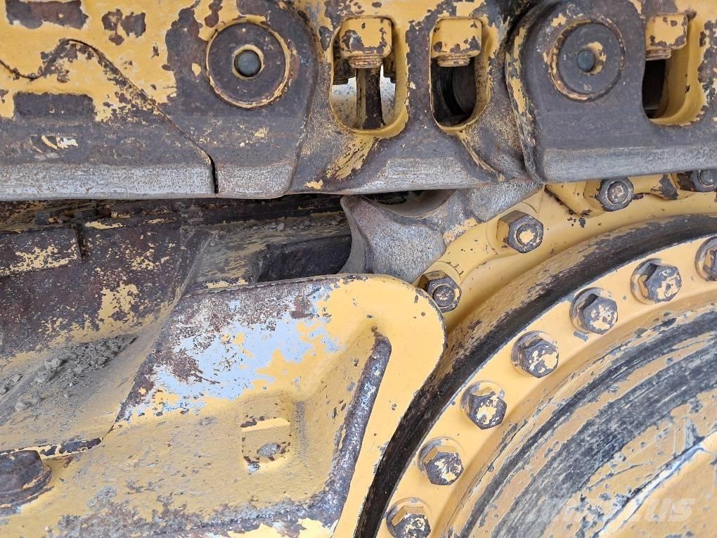 Komatsu D61PXI-24E0 Pásové dozéry