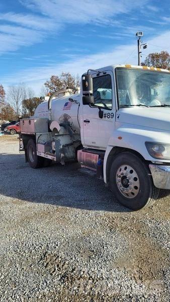 Hino Toilet Truck Cisternové nákladné vozidlá