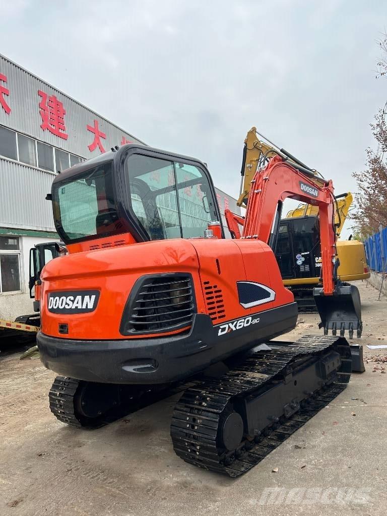 Doosan DX 60 Pásové rýpadlá