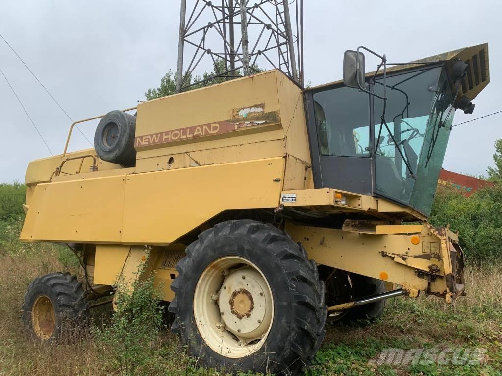 New Holland TX 32 Kombinované zberacie stroje