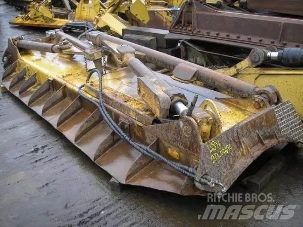 CAT D8N Pásové dozéry