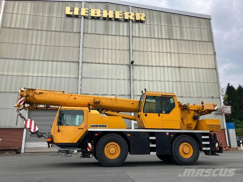 Liebherr LTM 1030-2 Univerzálne terénne žeriavy
