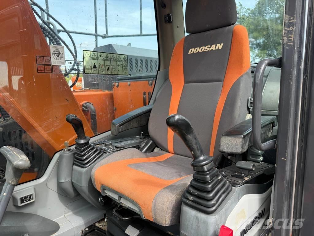 Doosan DX 140 LCR-5 Pásové rýpadlá