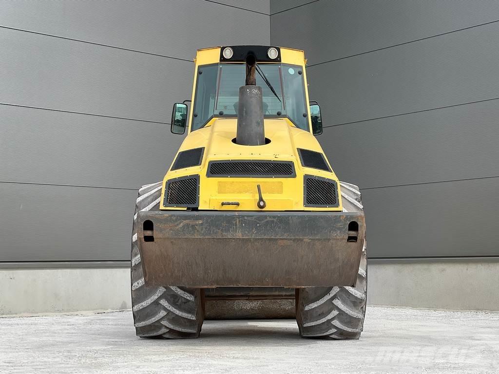 Bomag BW 213 DH-4 Ťahačové valce