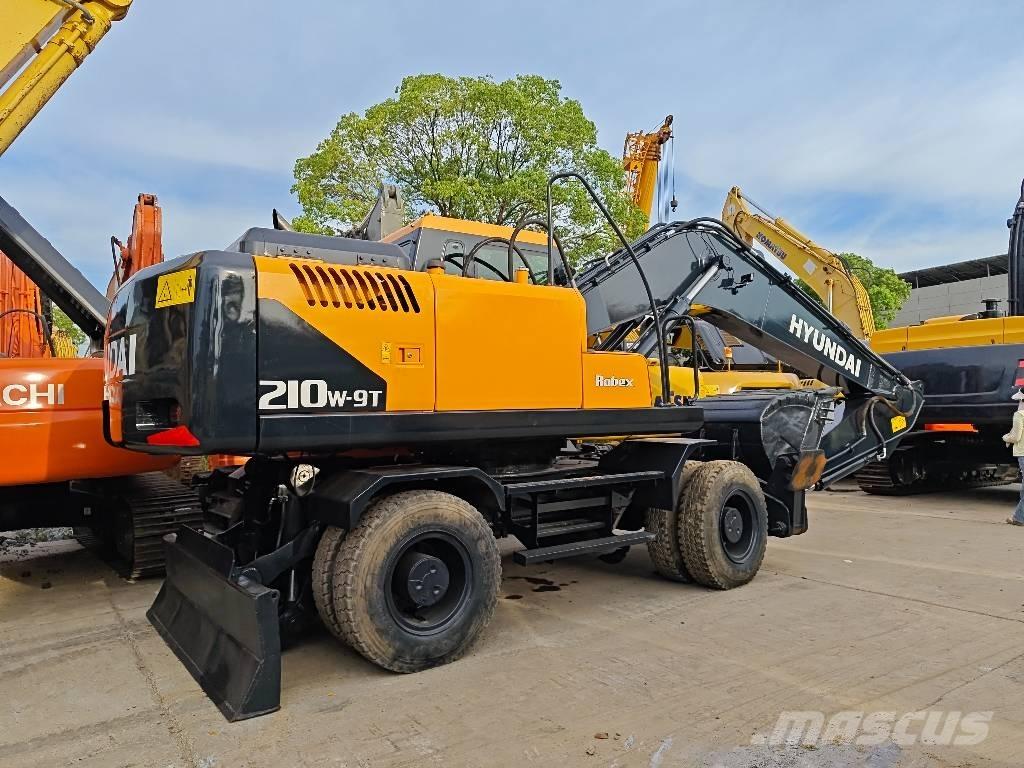 Hyundai R210W-9 Kolesové rýpadlá