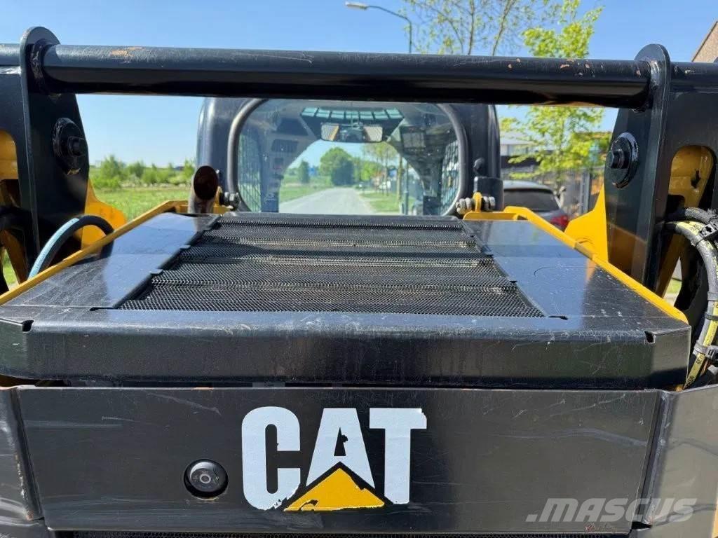 CAT 259D Šmykom riadené nakladače