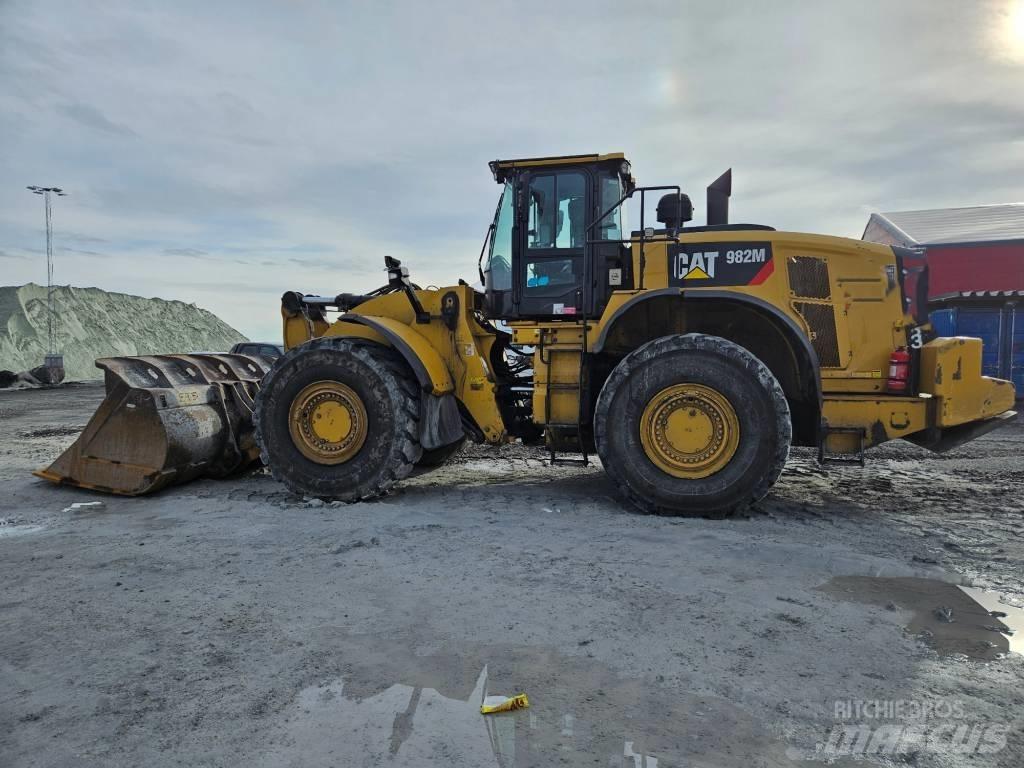 CAT 982 M Kolesové nakladače