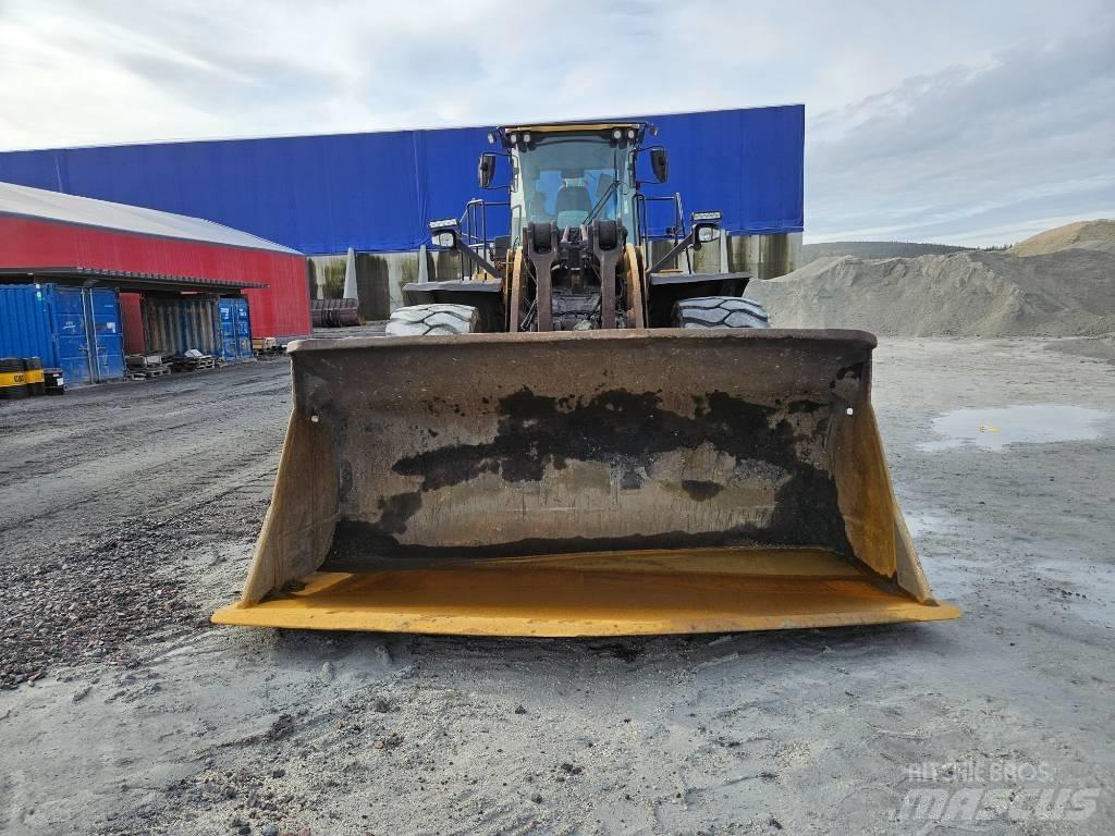 CAT 982 M Kolesové nakladače