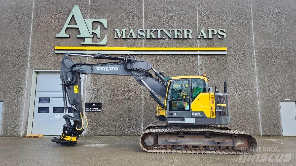 Volvo ECR 235 E L Pásové rýpadlá