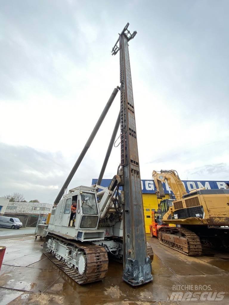 Hitachi KH 150-3 Pilierovej žeriav