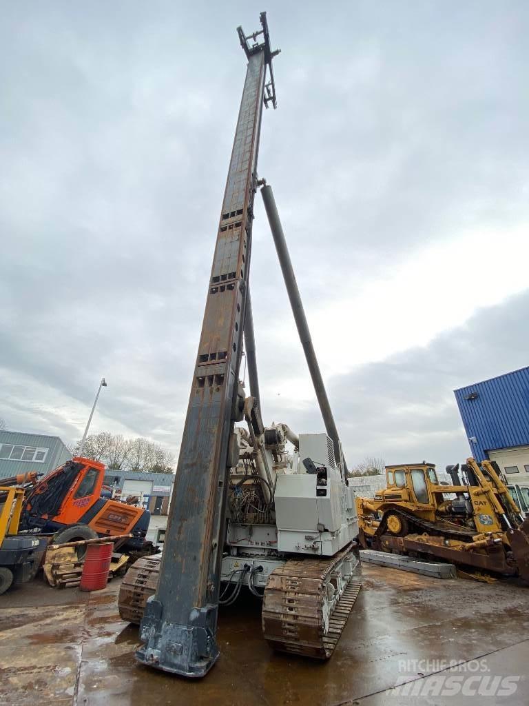 Hitachi KH 150-3 Pilierovej žeriav
