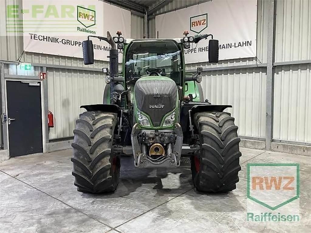 Fendt 700 vario s4 Traktory