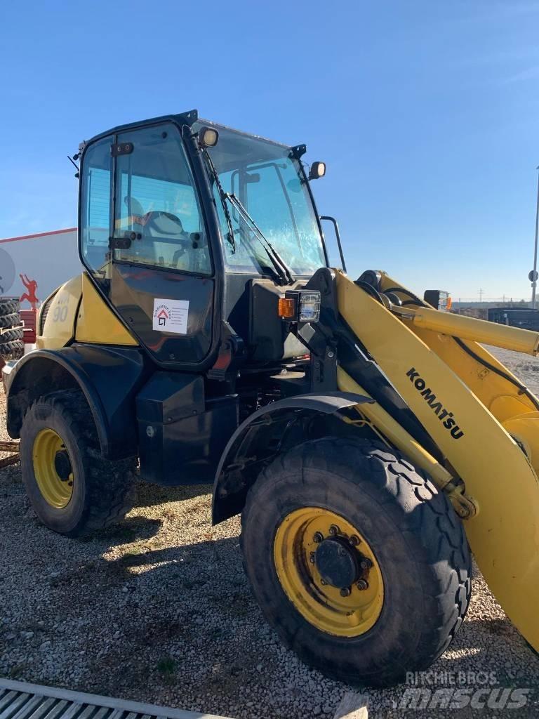 Komatsu WA 90-6 Kolesové nakladače