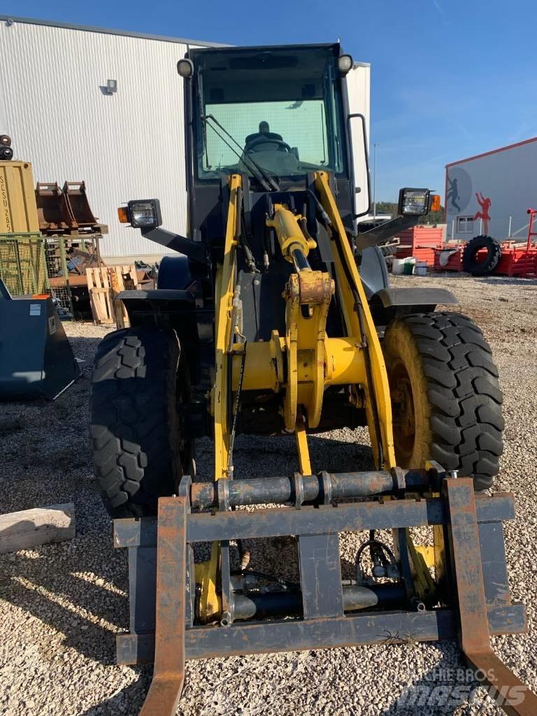 Komatsu WA 90-6 Kolesové nakladače