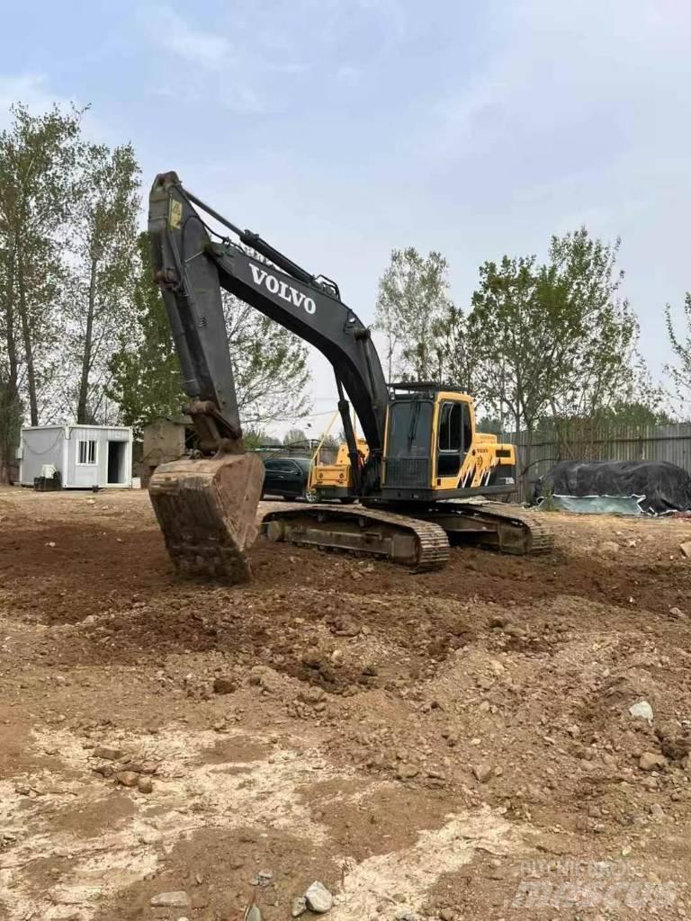 Volvo EC 240 Pásové rýpadlá