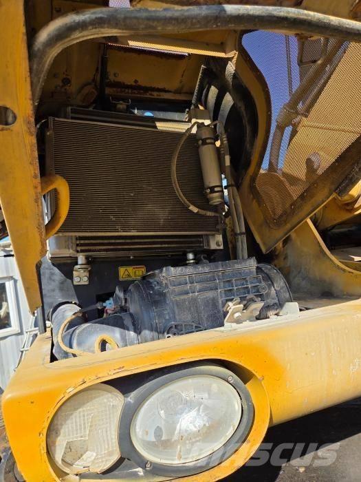 CAT M 313 D Kolesové rýpadlá