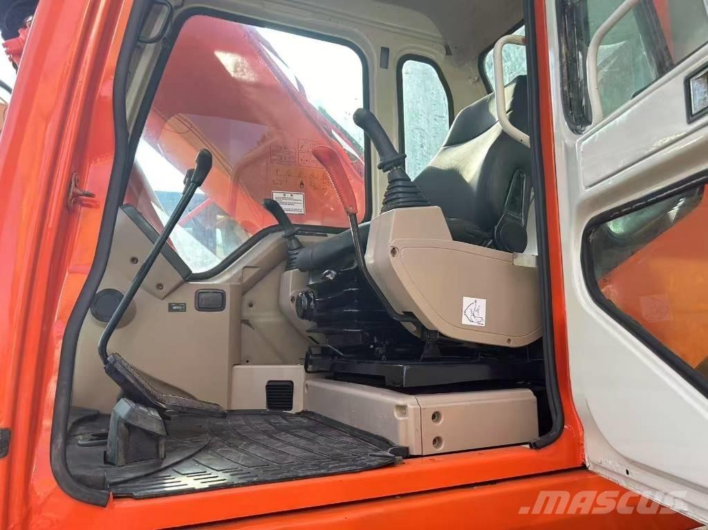 Doosan DH 225 LC-7 Pásové rýpadlá