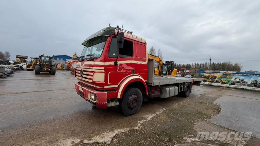 Mercedes-Benz 1827 Nákladní vozidlá na prepravu automobilov