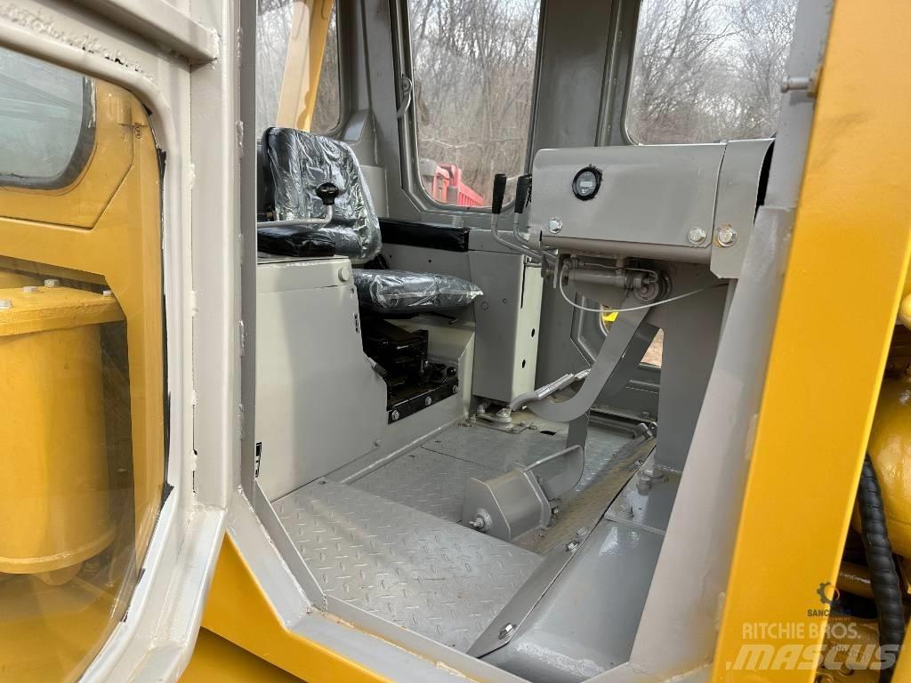 CAT D 7 G Pásové dozéry