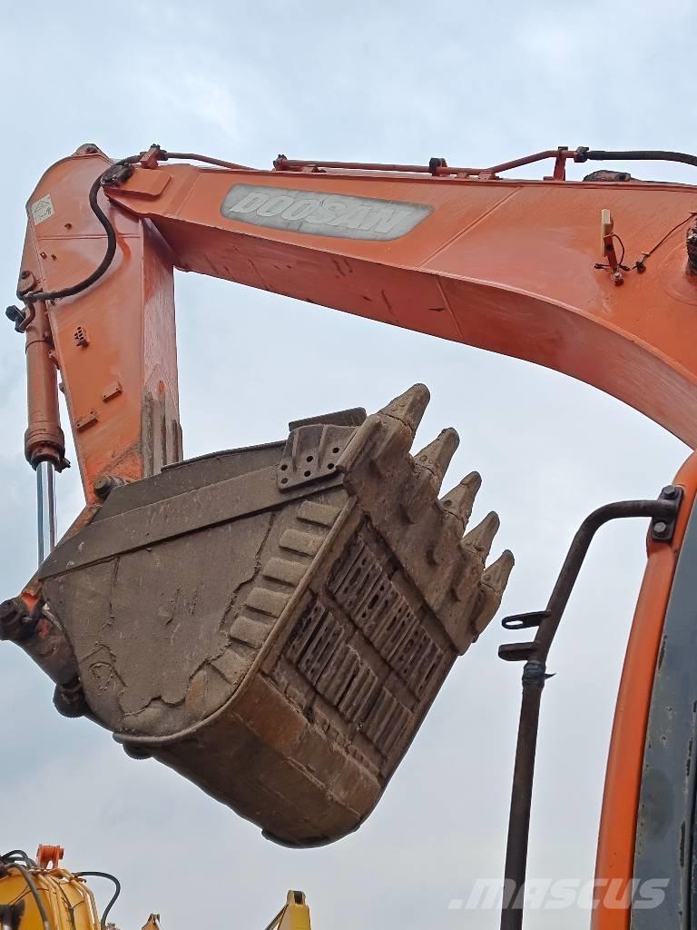 Doosan DX 300 LC-9C Pásové rýpadlá