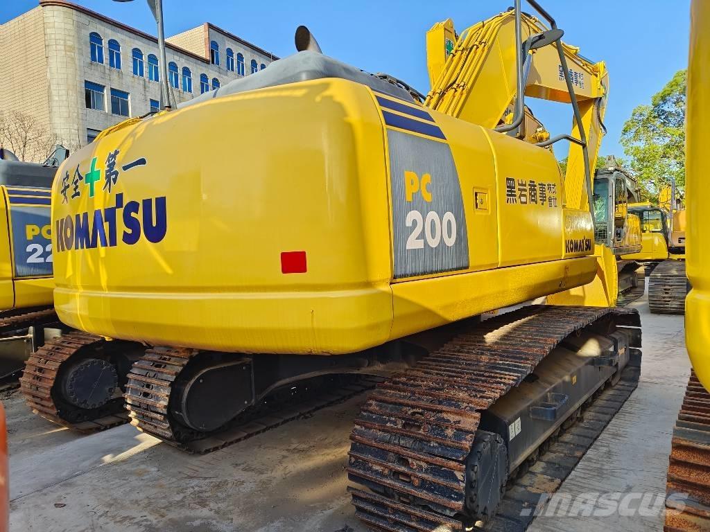 Komatsu PC 200-8 Pásové rýpadlá