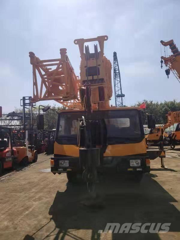 XCMG QY50K Univerzálne terénne žeriavy