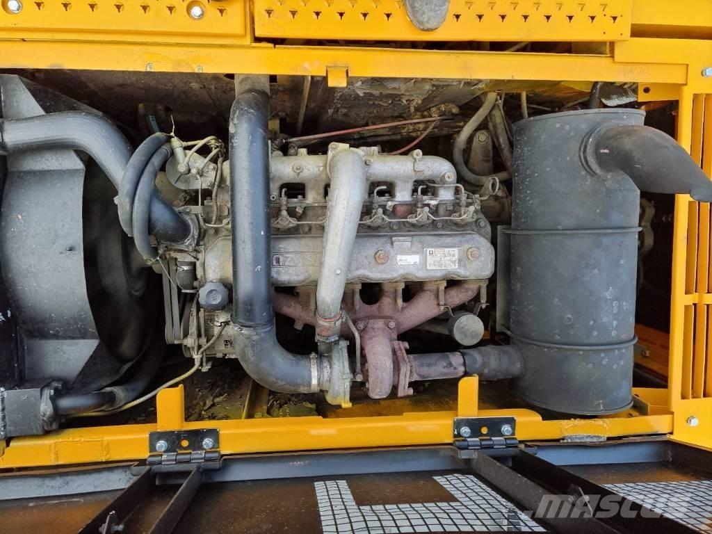 JCB JS 220 LC Pásové rýpadlá