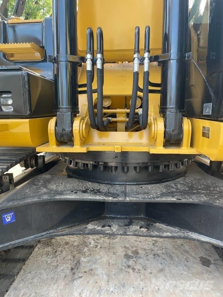 CAT 330 Midi rýpadlá 7 t - 12 t