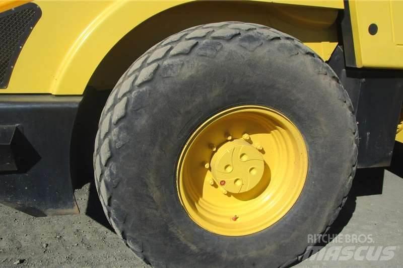 Bomag B213DH-4 Kombinované valce