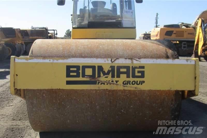 Bomag B213DH-4 Kombinované valce