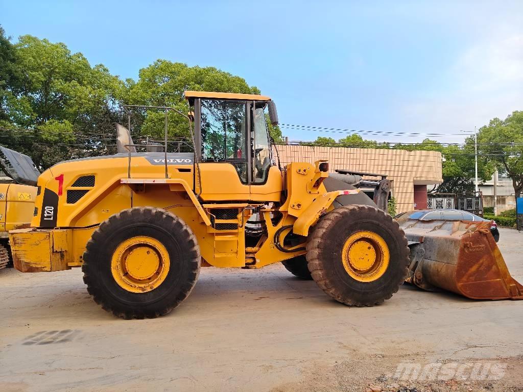 Volvo L 120 Kolesové nakladače