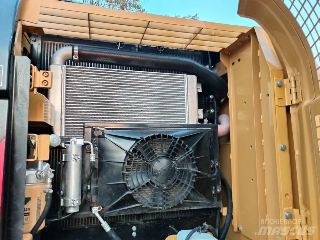 CAT 320 D Pásové rýpadlá