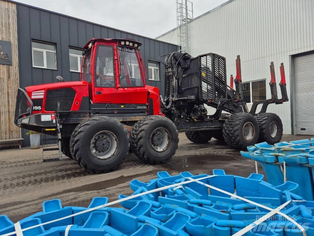 Komatsu 895 Lesné traktory