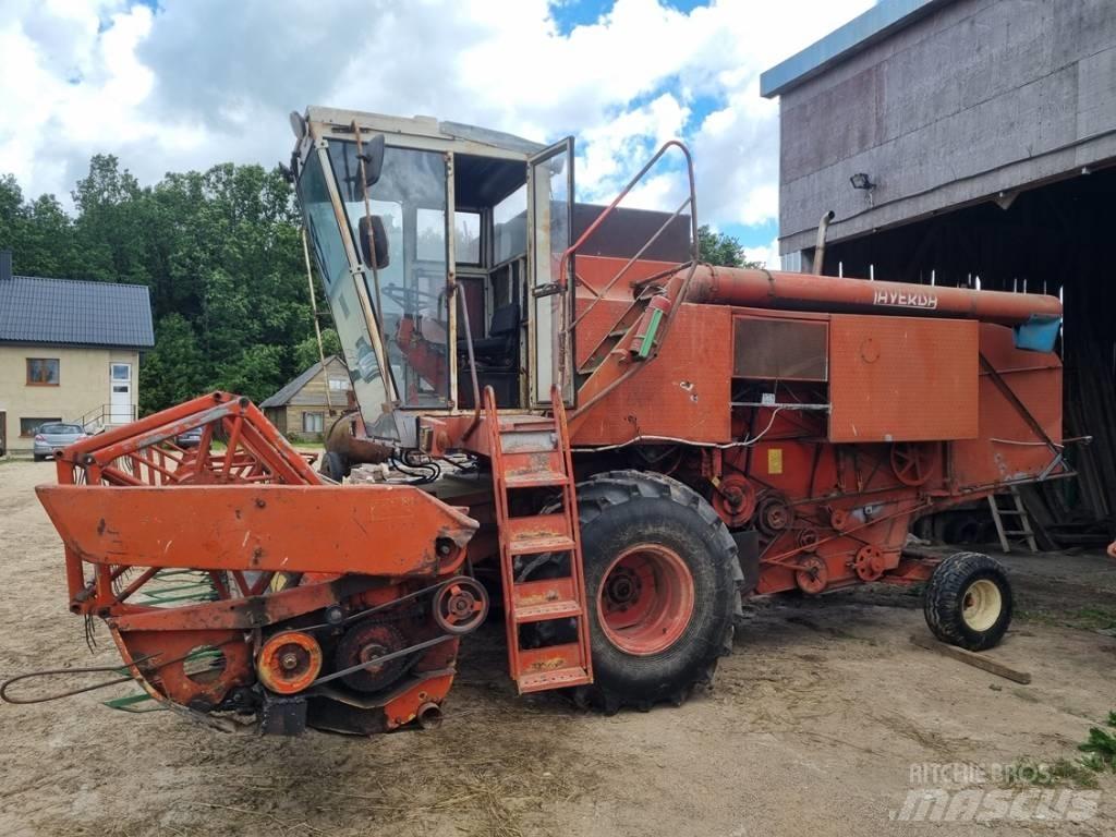 Laverda M152 Kombinované zberacie stroje