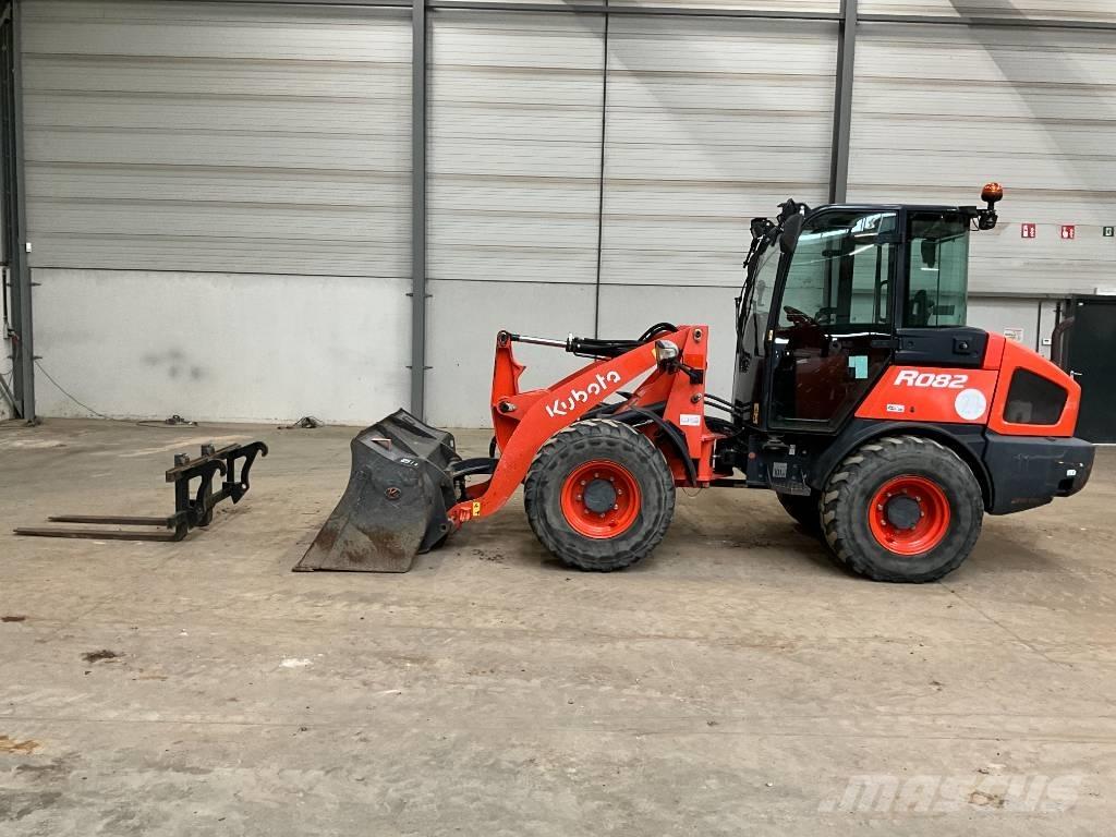 Kubota R 082 Kolesové nakladače