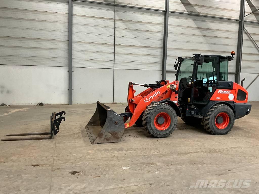 Kubota R 082 Kolesové nakladače