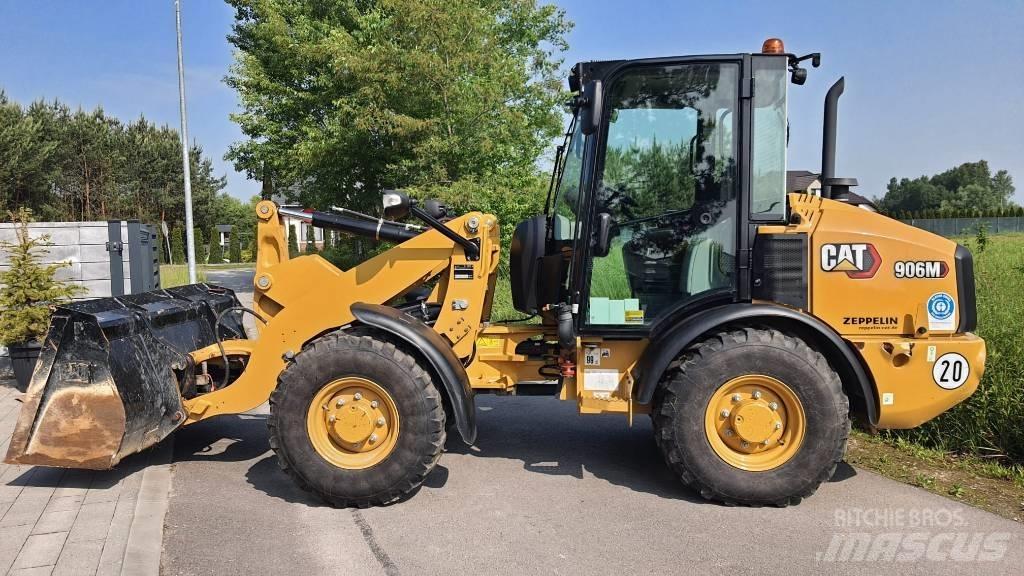 CAT 906M Kolesové nakladače