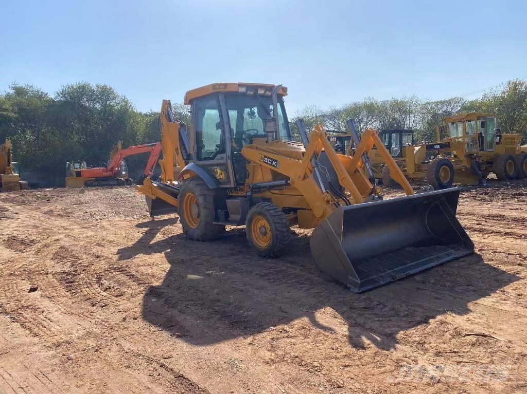 JCB 3CX Rýpadlo-nakladače