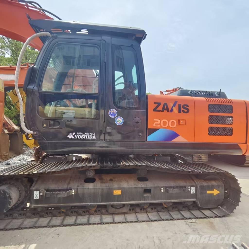 Hitachi ZX 200 Pásové rýpadlá