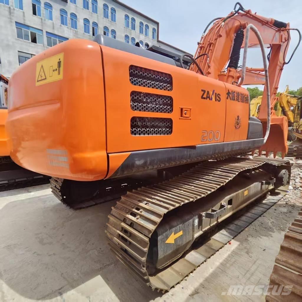 Hitachi ZX 200 Pásové rýpadlá