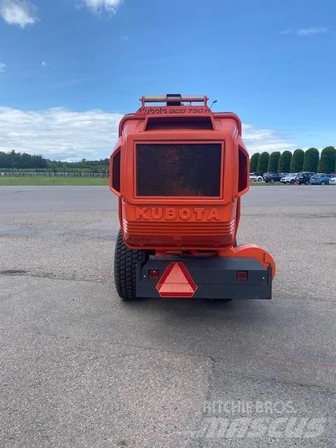 Kubota SWT37 Kompaktné traktory