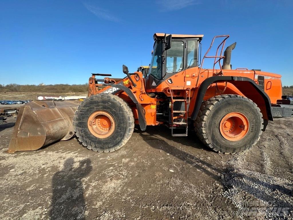 Doosan DX420-3 Kolesové rýpadlá