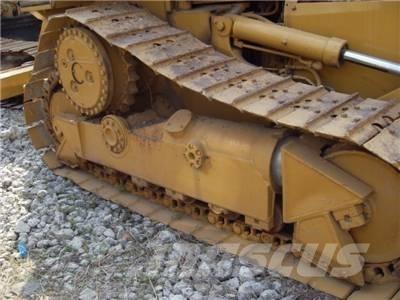 CAT D 5 H Pásové dozéry