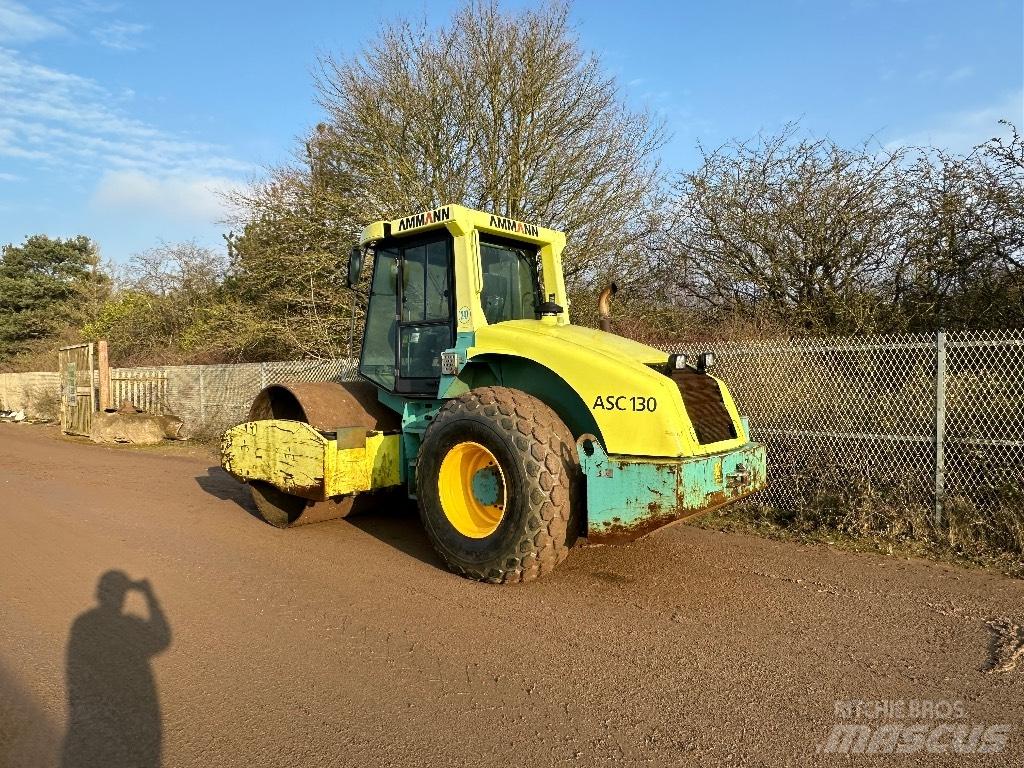 Ammann ASC 130 Ťahačové valce