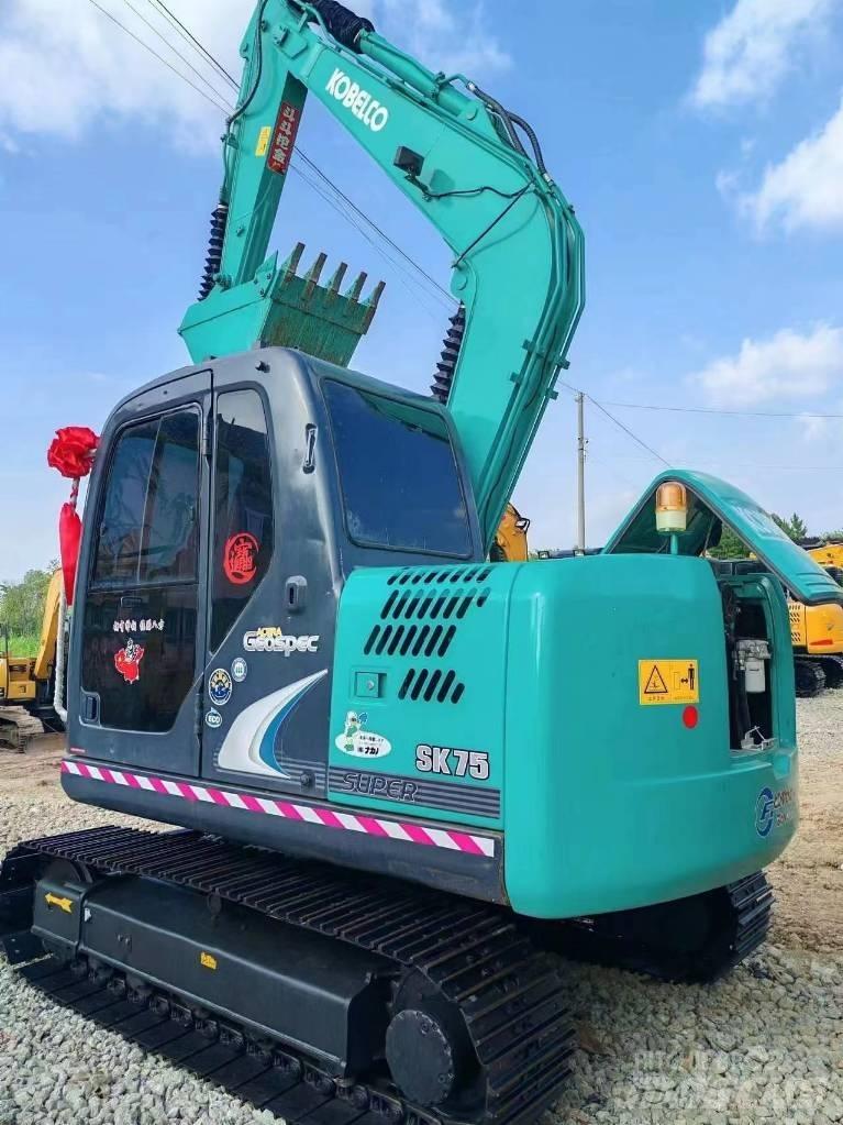 Kobelco SK 75 Pásové rýpadlá