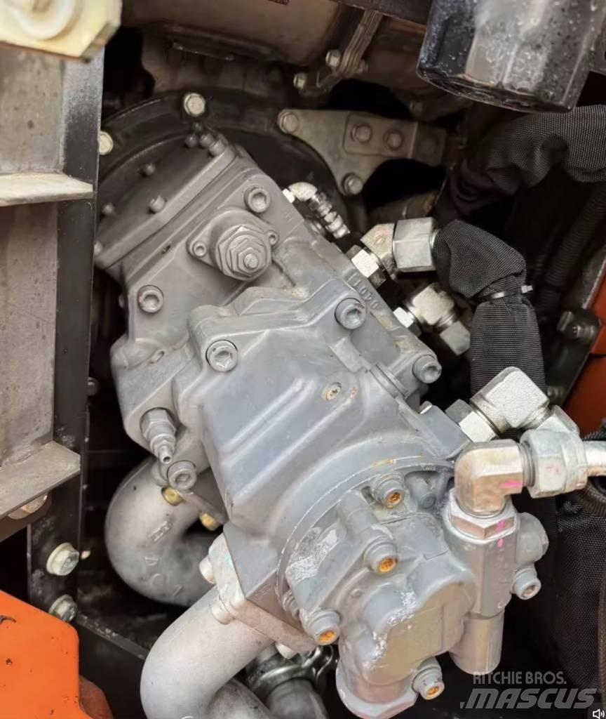 Hitachi ZX 75 US Midi rýpadlá 7 t - 12 t