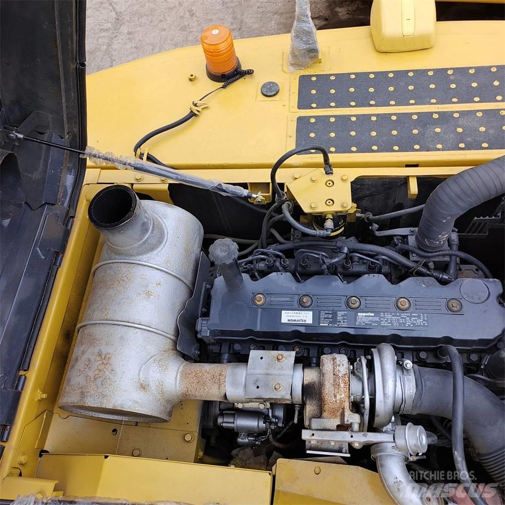 Komatsu PC 220-8 Pásové rýpadlá