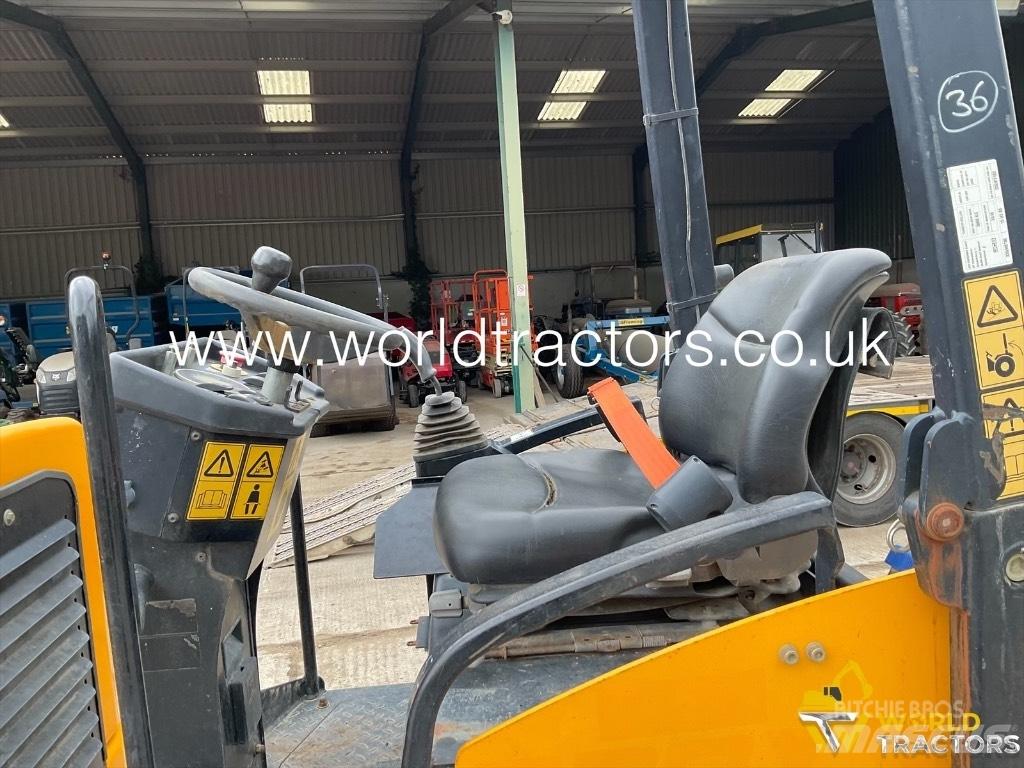 JCB VMT 260-120 Tandemové valce