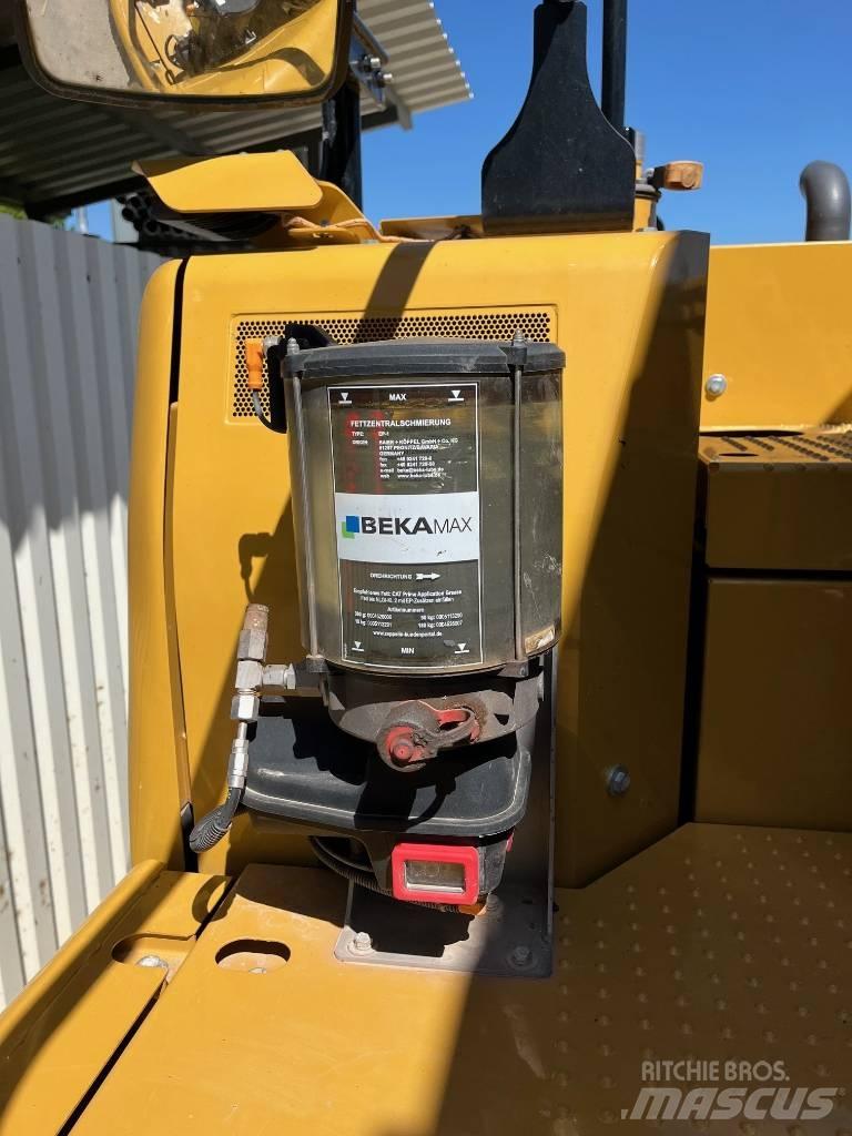 CAT 325 Pásové rýpadlá